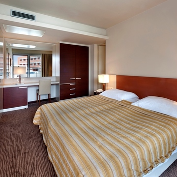 Hotel_Albatros_Plava_Laguna_Suite_with_balcony_U2B-1