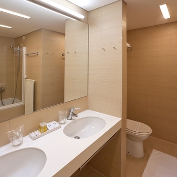 Hotel_Albatros_Plava_Laguna_Suite_with_balcony_sea_view_U2BM
